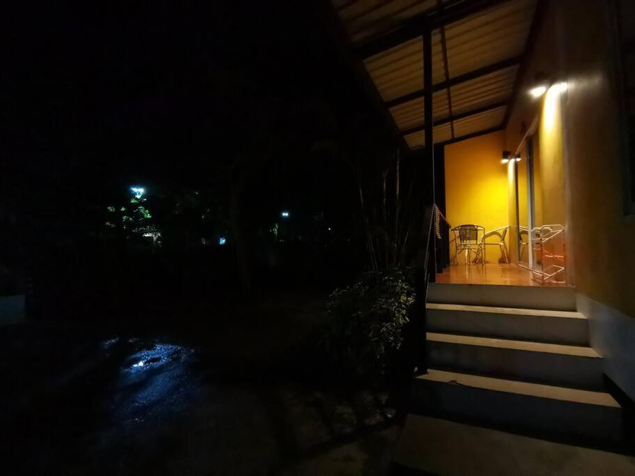 Little Yellow House- Aonang Ao Nang Buitenkant foto