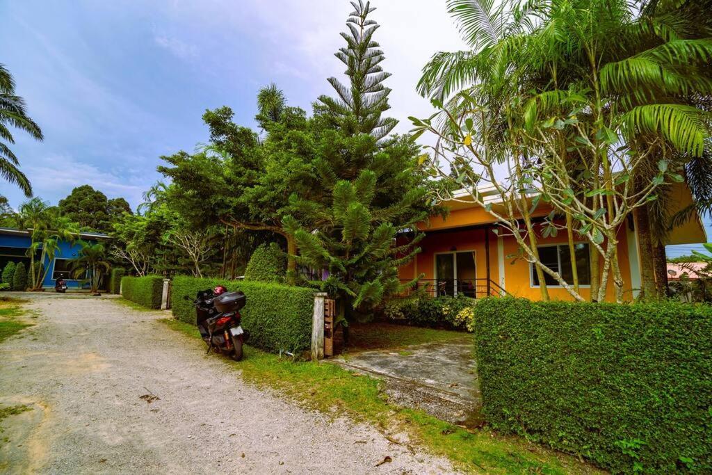 Little Yellow House- Aonang Ao Nang Buitenkant foto
