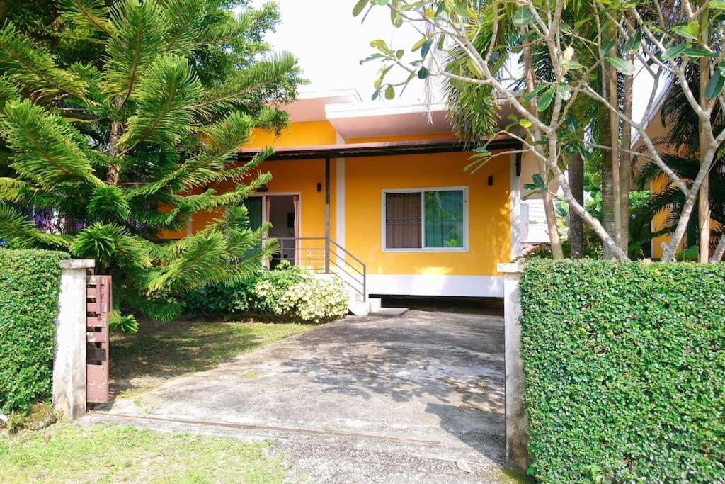 Little Yellow House- Aonang Ao Nang Buitenkant foto
